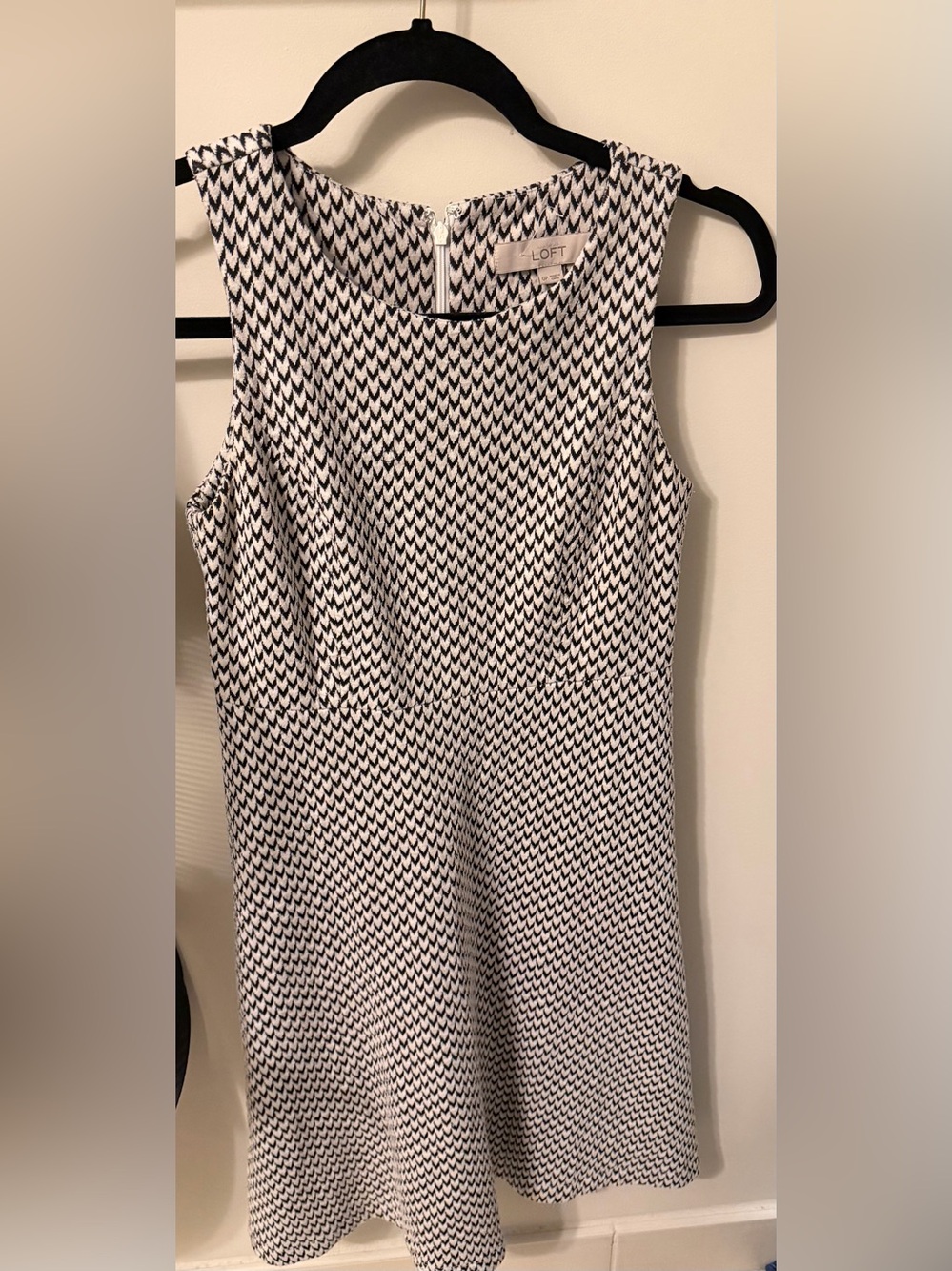 LOFT Black and White Patterned Women’s sleeveless dress
